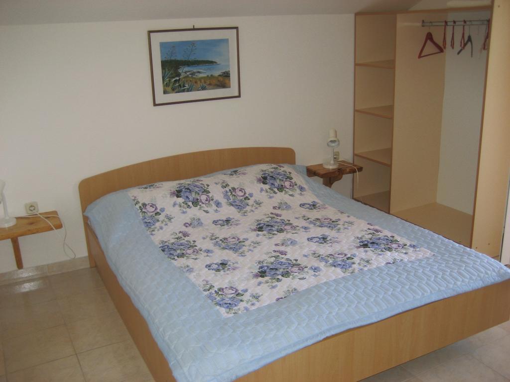 Apartments Katica Lumbarda Habitación foto