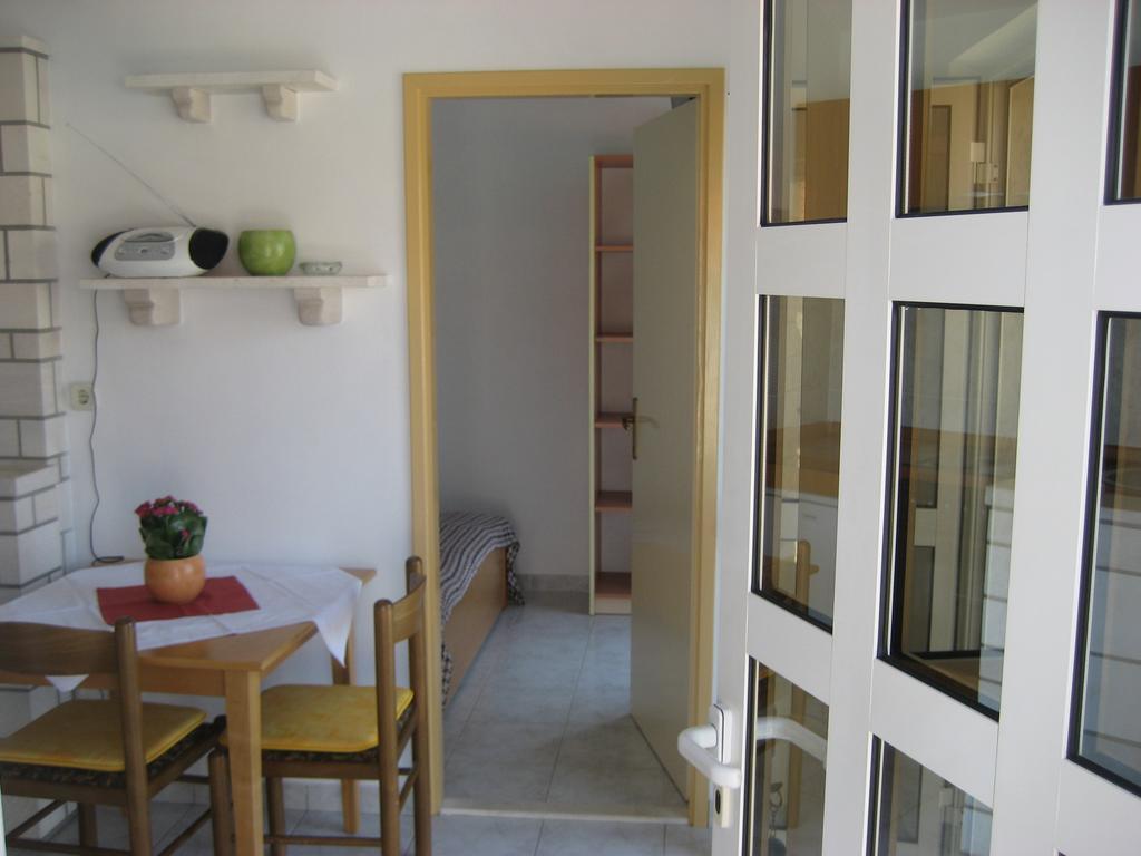 Apartments Katica Lumbarda Habitación foto