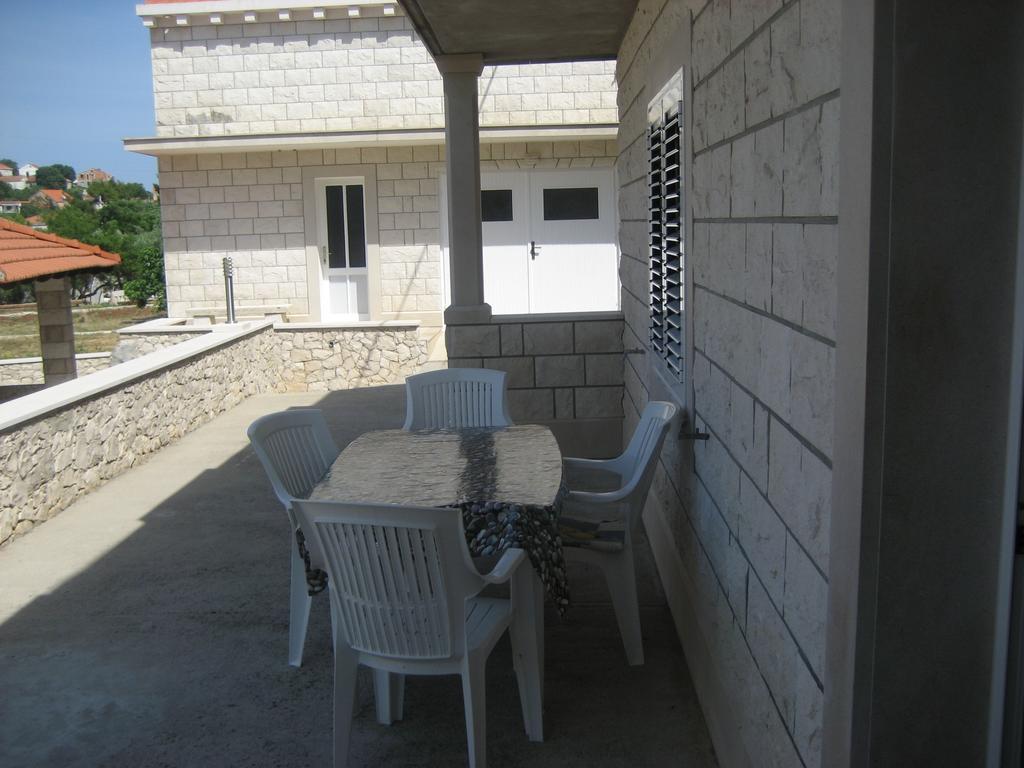 Apartments Katica Lumbarda Habitación foto