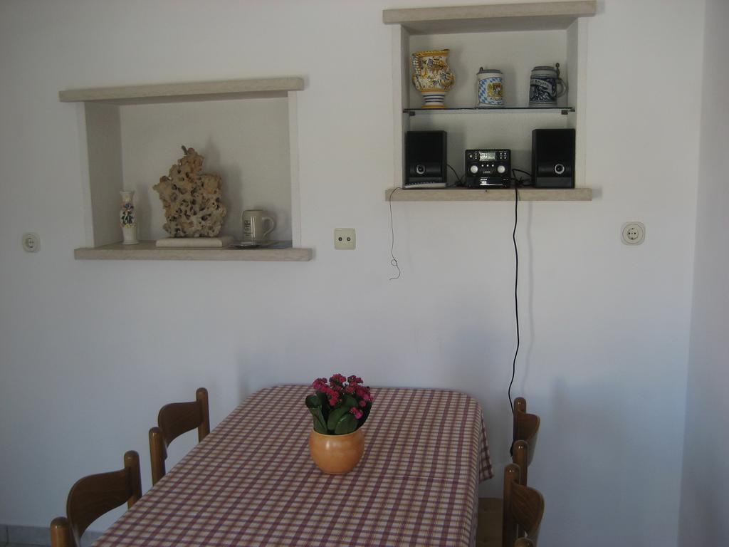 Apartments Katica Lumbarda Habitación foto